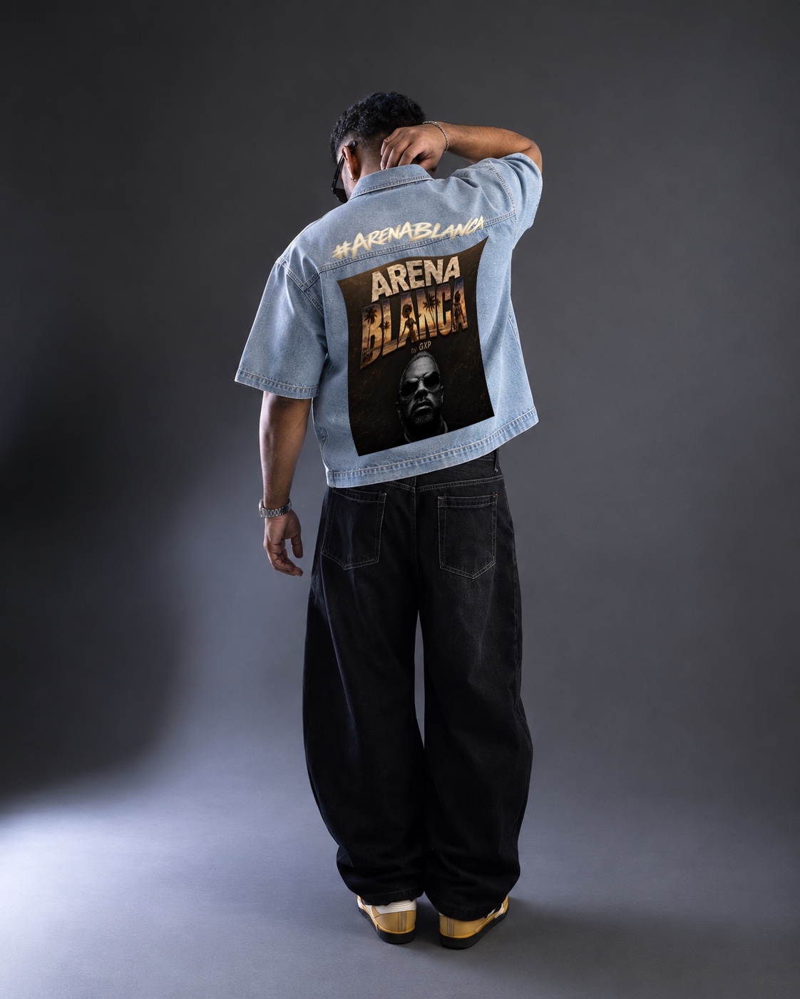 Rony GXP modeling the Arena Blanca denim shirt, back view